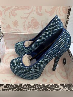 NIB Womens Bordello Teeze Pin Up Sexy Pumps Rhinestone Blue Heels Sz 6